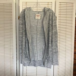 Sweatshirt with hoodie, with pockets